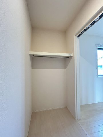 【収納】 | レジェンドⅡ | 衣類や季節物もスッキリ収納できます。