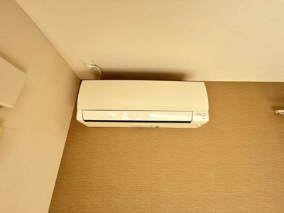 【設備】 | レジェンドⅡ | エアコン一台サービス品となっております。＊別部屋の写真です