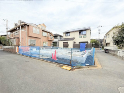 【前面道路含む現地写真】 | 【仲介手数料７４０万円が無料！！】■尾山台駅７分■ＬＤＫ２６帖 ■プレミアム仕様  | 【仲介手数料７４０万円が無料！！】
■尾山台駅７分
■九品仏駅１０分
■ＬＤＫ２６帖
■プレミアム仕様
■４ＬＤＫ＋ロフト＋車庫２台
■ＺＥＨ水準住宅
■高断熱住宅