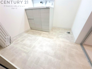 衣服の収納や脱ぎ着や整理整頓がしやすく、湿った衣類を乾燥させるスペースがありカビや臭いの発生を防ぎます。床の汚れを他の部屋に持ち込まず清潔を保つことができます。また快適な入浴環境の整備にも役立ちます。