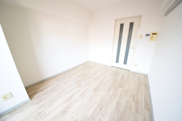 朝日プラザ呉センターコアの居間・リビング