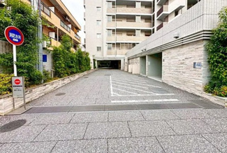 【駐車場】 | 自走式の駐車場がありますので、車必須のかたには、安心です。