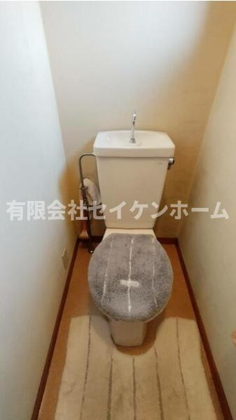 鴻巣市ひばり野1丁目　中古住宅のトイレ
