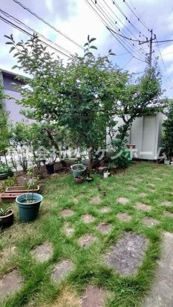 鴻巣市ひばり野1丁目　中古住宅の庭
