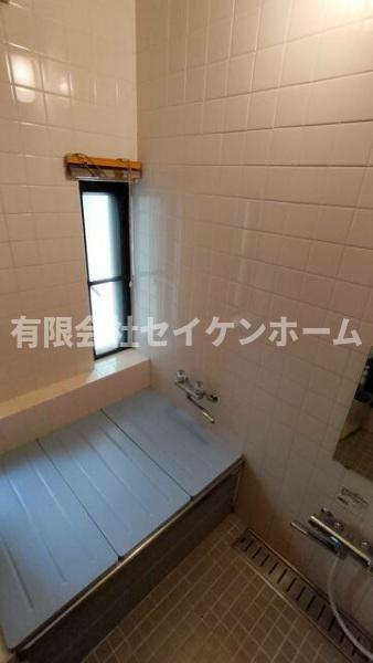 鴻巣市ひばり野1丁目　中古住宅の浴室