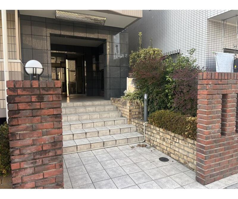 ラルジュのエントランス