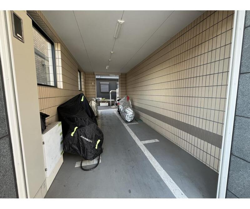 ラルジュの駐車場|バイク置き場