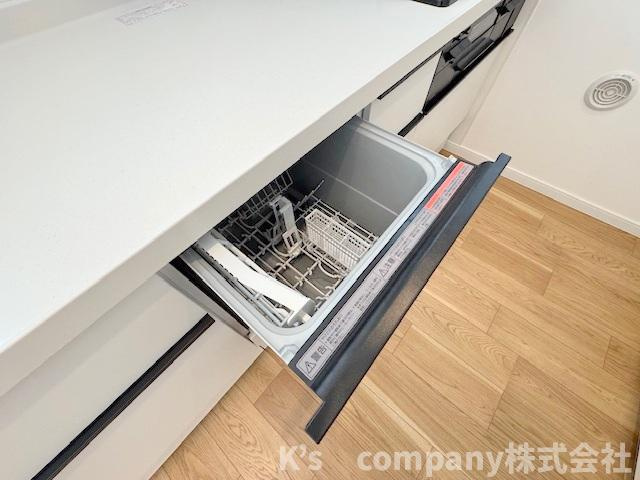 ◎茅ヶ崎市浜須賀　新築戸建　6号棟のバルコニー|食器洗い乾燥機付きで家事の時短に役立ちます☆