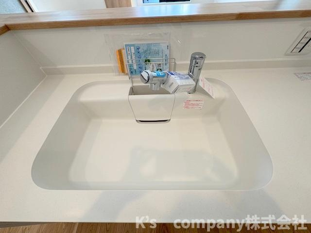 ◎茅ヶ崎市浜須賀　新築戸建　6号棟のキッチン|人造大理石のおしゃれなシンク◇
