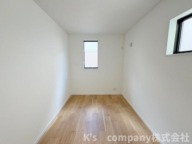 ◎茅ヶ崎市浜須賀　新築戸建　6号棟の洋室|洋室スペース◇書斎や収納、お子様のお部屋におすすめです◇