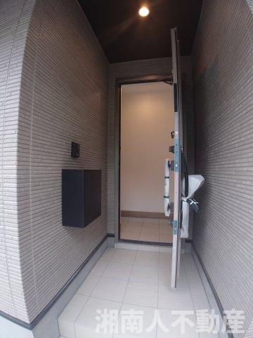 茅ヶ崎市矢畑　新築戸建全2棟　2号棟の玄関|玄関です