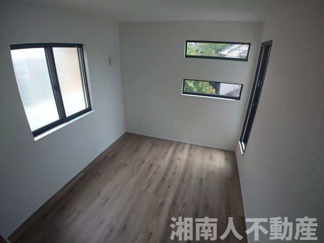 茅ヶ崎市矢畑　新築戸建全2棟　2号棟の洋室|落ち着いた色調の洋室です