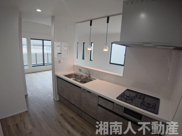 茅ヶ崎市矢畑　新築戸建全2棟　2号棟のキッチン|キッチンでお料理をお楽しみください