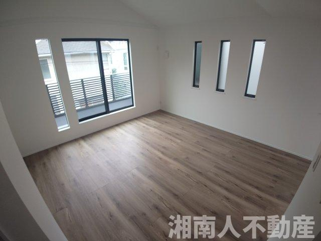 茅ヶ崎市矢畑　新築戸建全2棟　2号棟の居間・リビング|使いやすい居間です