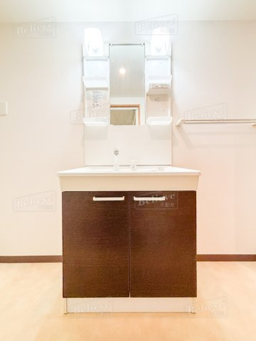 Lino24の洗面所|綺麗で明るい洗面所です☆