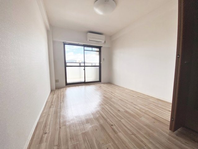 クレール宝塚Ⅱの居間・リビング