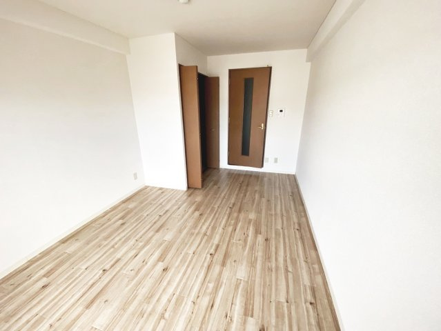 クレール宝塚Ⅱの居間・リビング