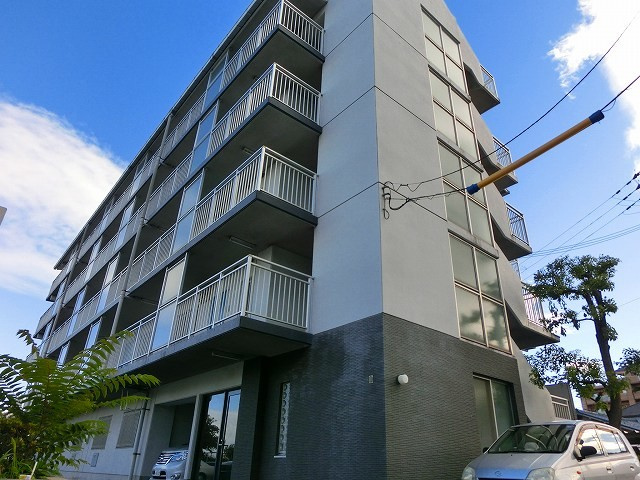 マリンハイム塩屋の外観