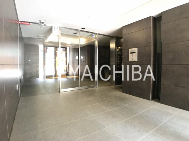 リアルテ亀戸のエントランス