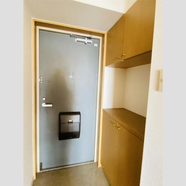 ルピナス南大路の玄関