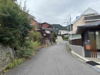 【前面道路含む現地写真】