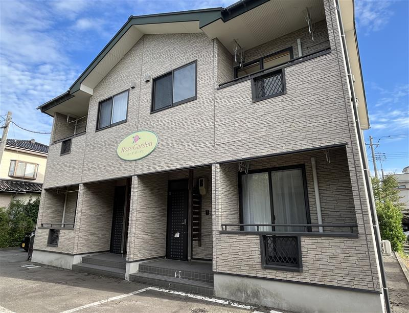 ローズガーデンの外観
