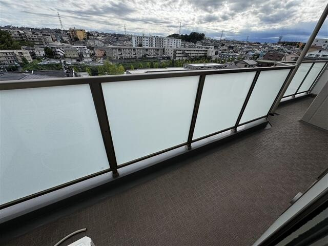 プレジール藤が丘のバルコニー