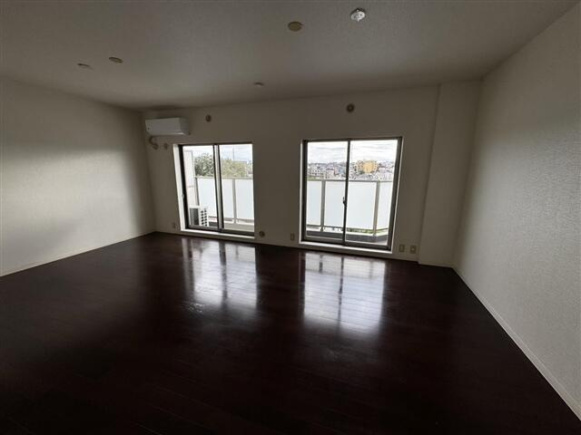 プレジール藤が丘の居間・リビング