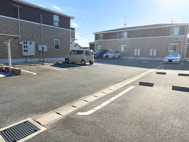 Ａｖｅｎｉｒ　Ⅱの駐車場