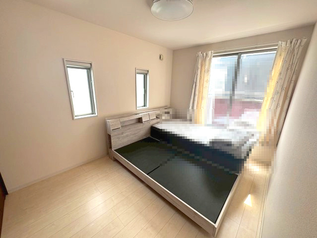 小野市中町　中古建ての洋室