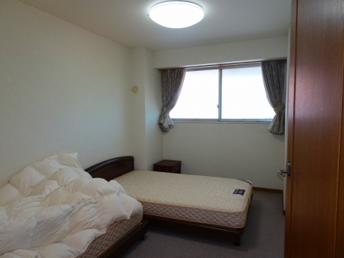 【洋室】 | スカイリゾート伊豆高原