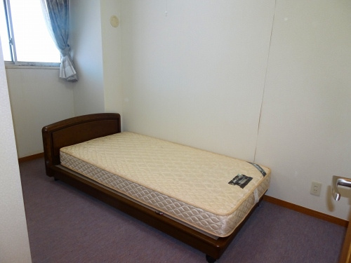 【洋室】 | スカイリゾート伊豆高原