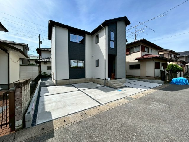 【駐車場】 | 我孫子市つくし野8期　新築戸建 | カースペース3台ＯＫ！来客用にもスペースを確保できて安心ですね(^^)/