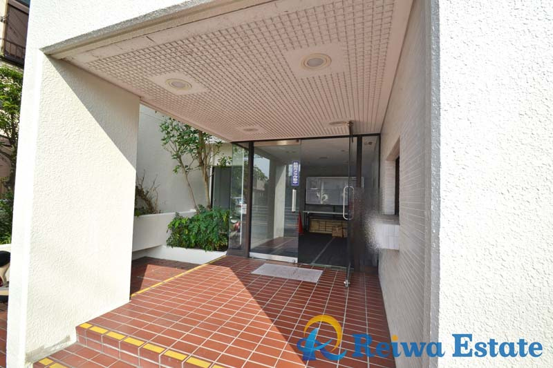 ライフコア茅ヶ崎の玄関