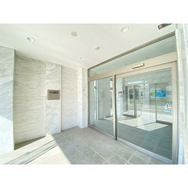 キャッスルコート神田町のエントランス