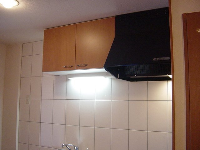 リバーサイド鳥居のキッチン|キッチン吊棚