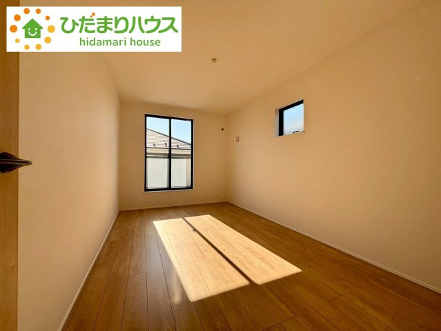 野田七光台24-1期　新築戸建　1号棟の洋室|2WAY構造のバルコニーで、お洗濯の動線もスムーズ！効率よく家事ができますね♪