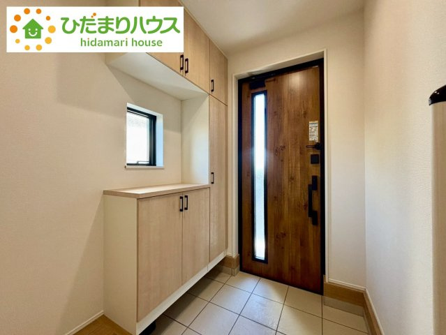 野田七光台24-1期　新築戸建　1号棟の内装|使い勝手の良い大きなシューズボックス☆乱雑になりがちな玄関をスッキリ見せてくれます！							
