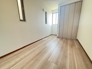 【洋室】 | 西区観音新町3丁目（舟入南駅）【築後未入居】全４区画　NO2 | 3階　洋室×3　収納付きでお部屋がスッキリ広く使えます。　
