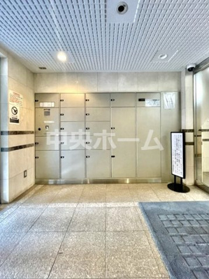 【設備】 | レクセルガーデン水元公園 | 【宅配ボックス】在宅時・不在時に関わらず、居住者の代わりに非対面で宅配物を受け取ってくれる便利な設備です。見学時にはお部屋だけではなく共用部分もぜひチェックしてください。