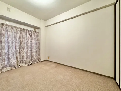 【洋室】 | レクセルガーデン水元公園 | 【洋室】快適に過ごす条件は、一人ひとり違います。だからこそ飾り過ぎないシンプルな内装と偏り過ぎないデザインで統一しております。居住していく中でオーナー様だけの【マイホーム】に創り上げて下さい