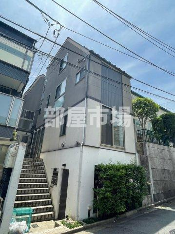 グランエッグス新大塚Wのエントランス