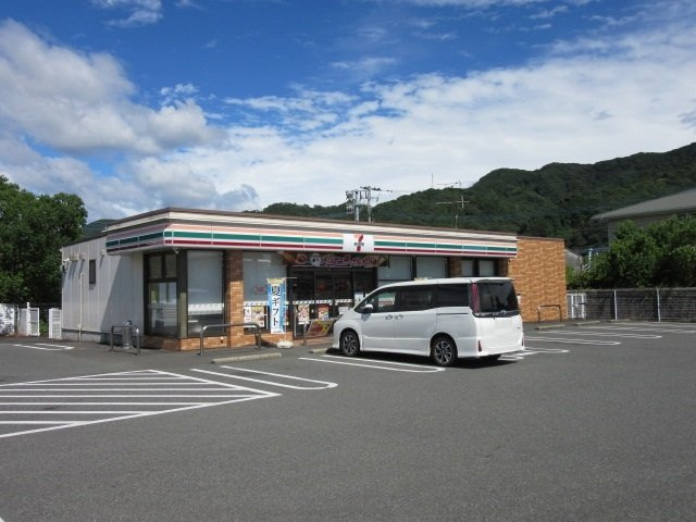 ラフィーネⅡの周辺|セブンイレブン　八代本野町店まで750m