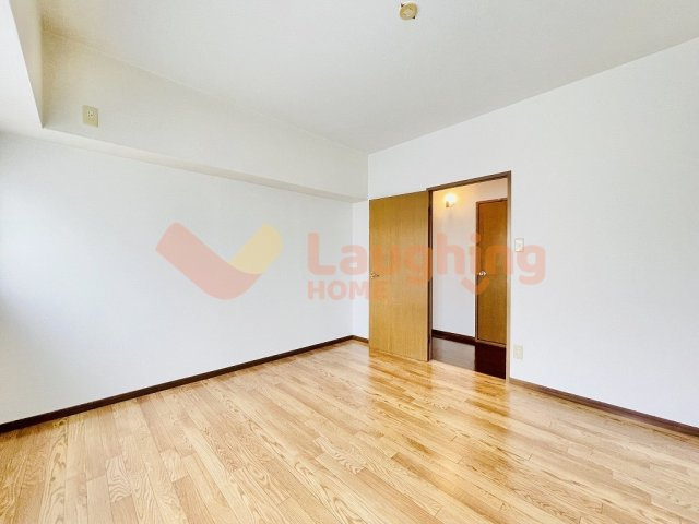 レジデンス高屋敷の洋室|同建物の別タイプの写真です