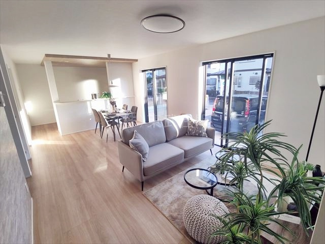 【居間・リビング】の画像