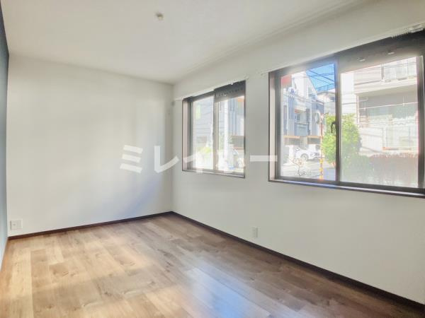 レジデンシア・フミの居間・リビング|同建物内別のお部屋の参考写真になります。