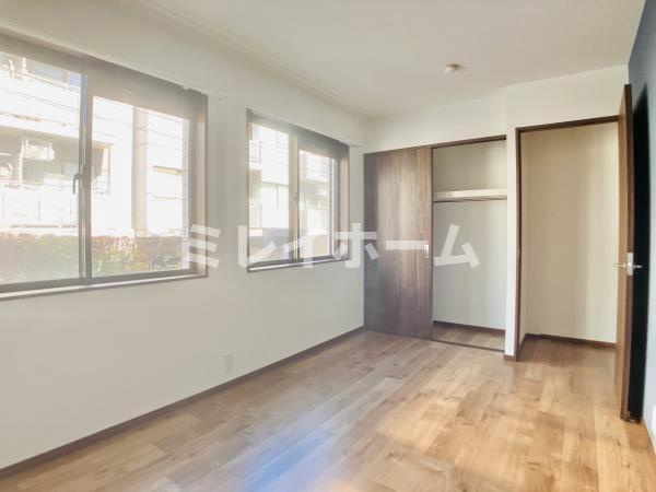 レジデンシア・フミの居間・リビング|同建物内別のお部屋の参考写真になります。