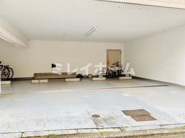 レジデンシア・フミの駐車場