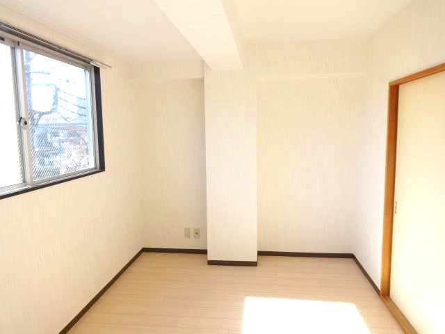 サンコーポ久米川の洋室