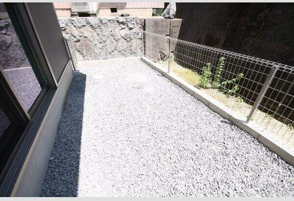 コンフォール一色の庭